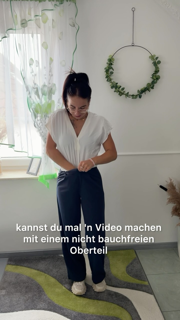 Halara Deutschland Facebook ad: Anzeige|| Die knitterfreie Hose von @halara_official…