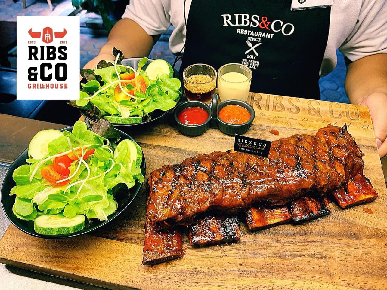 RIBS&CO Chiangmai Facebook ad: ดื่มด่ำช่วงเวลาสุดพิเศษกับคนที่พิเศษ เพื่อน ครอบครัว