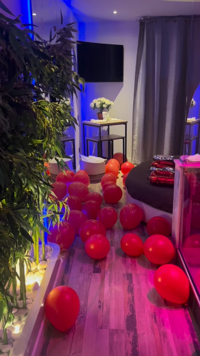 Luxury SPA Suite Assisi Facebook ad: Ti amo si dice in mille lingue… ma…