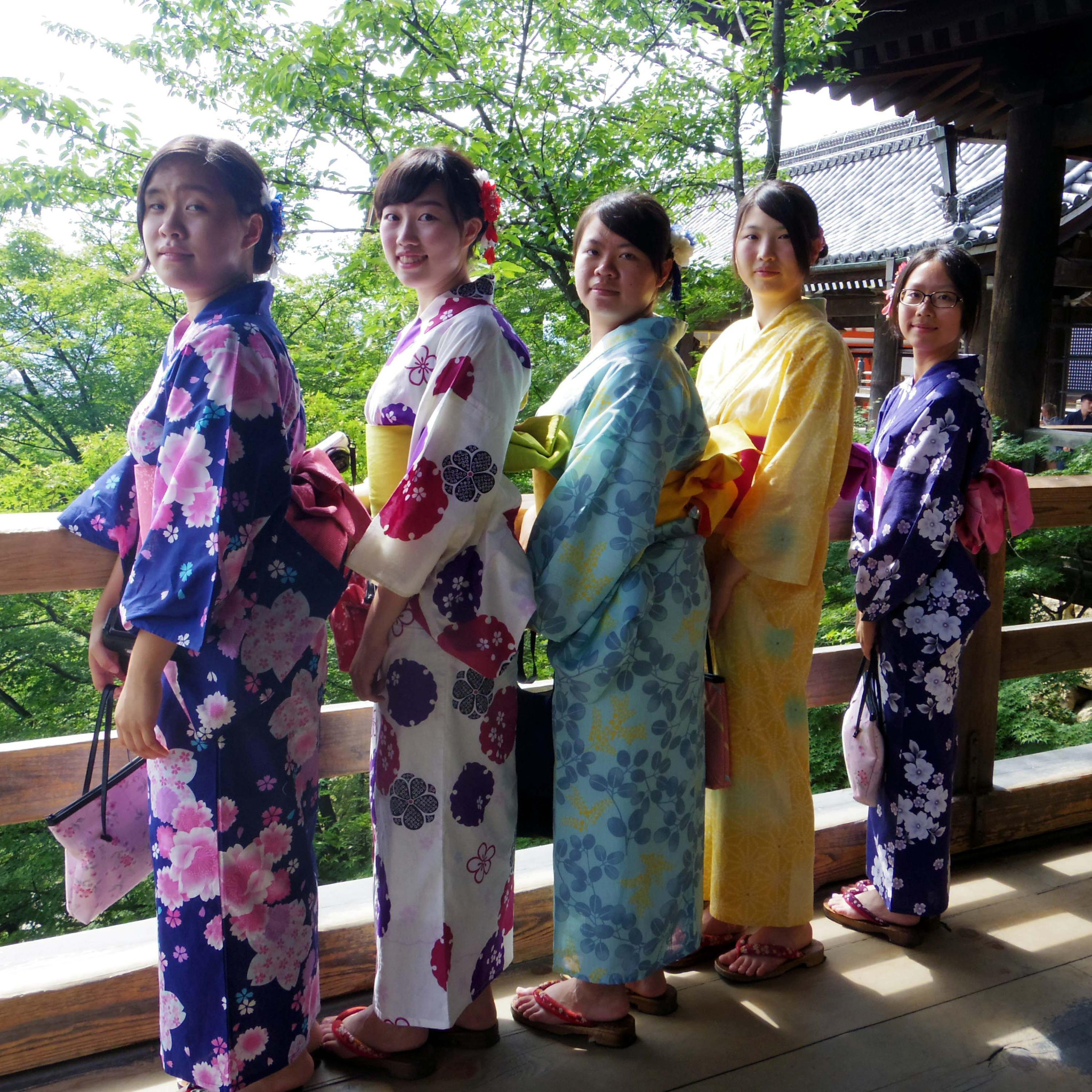 KOBE YMCA Japanese Facebook ad: [The latest information coming soon!