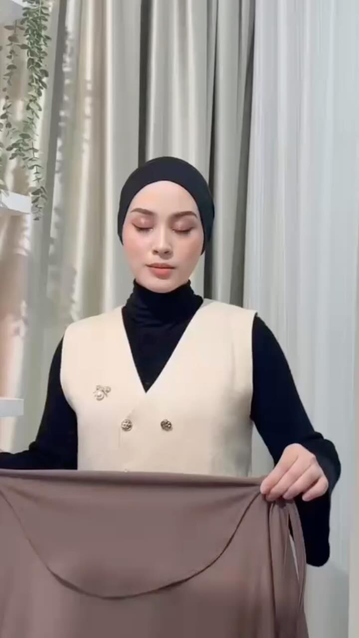 Monbebe Supply Facebook ad: Tudung Instant yang I akan repeat tanpa fikir…