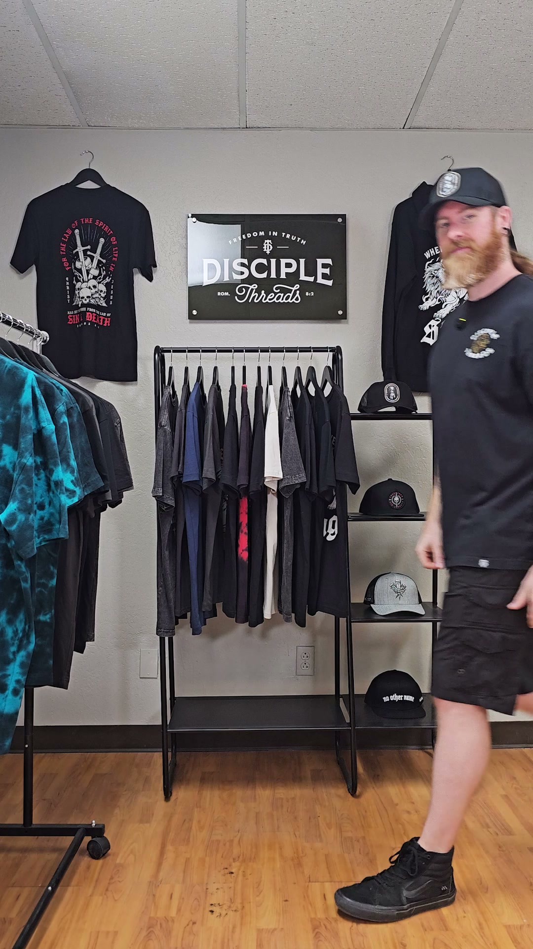 Disciple Threads Facebook ad: Hold fast to Him
