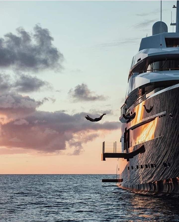 Natalie Brooks Facebook ad: The weird oil request on a mega yacht
