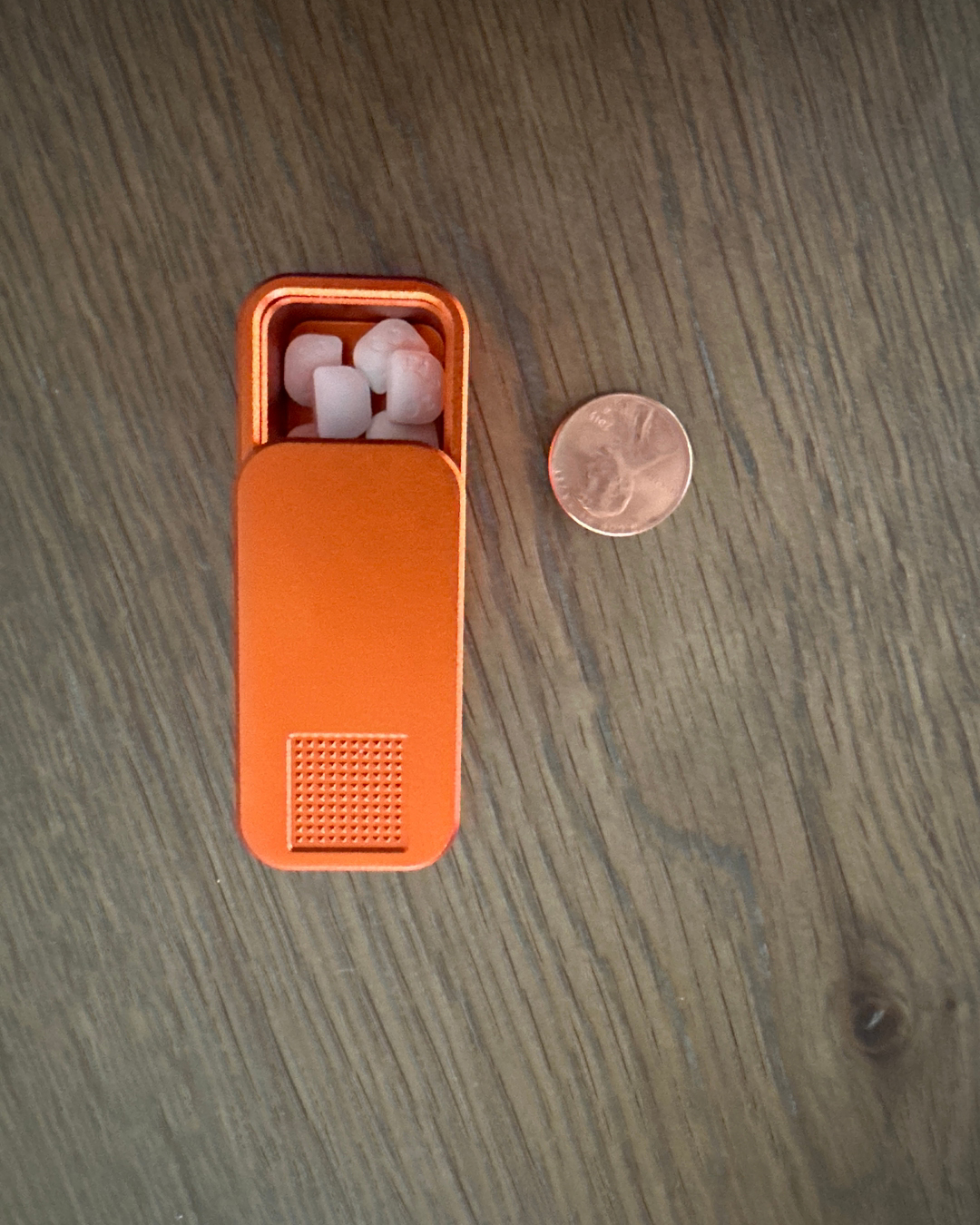 Tavish Rice Facebook ad: 100% Metal Pill Cases
