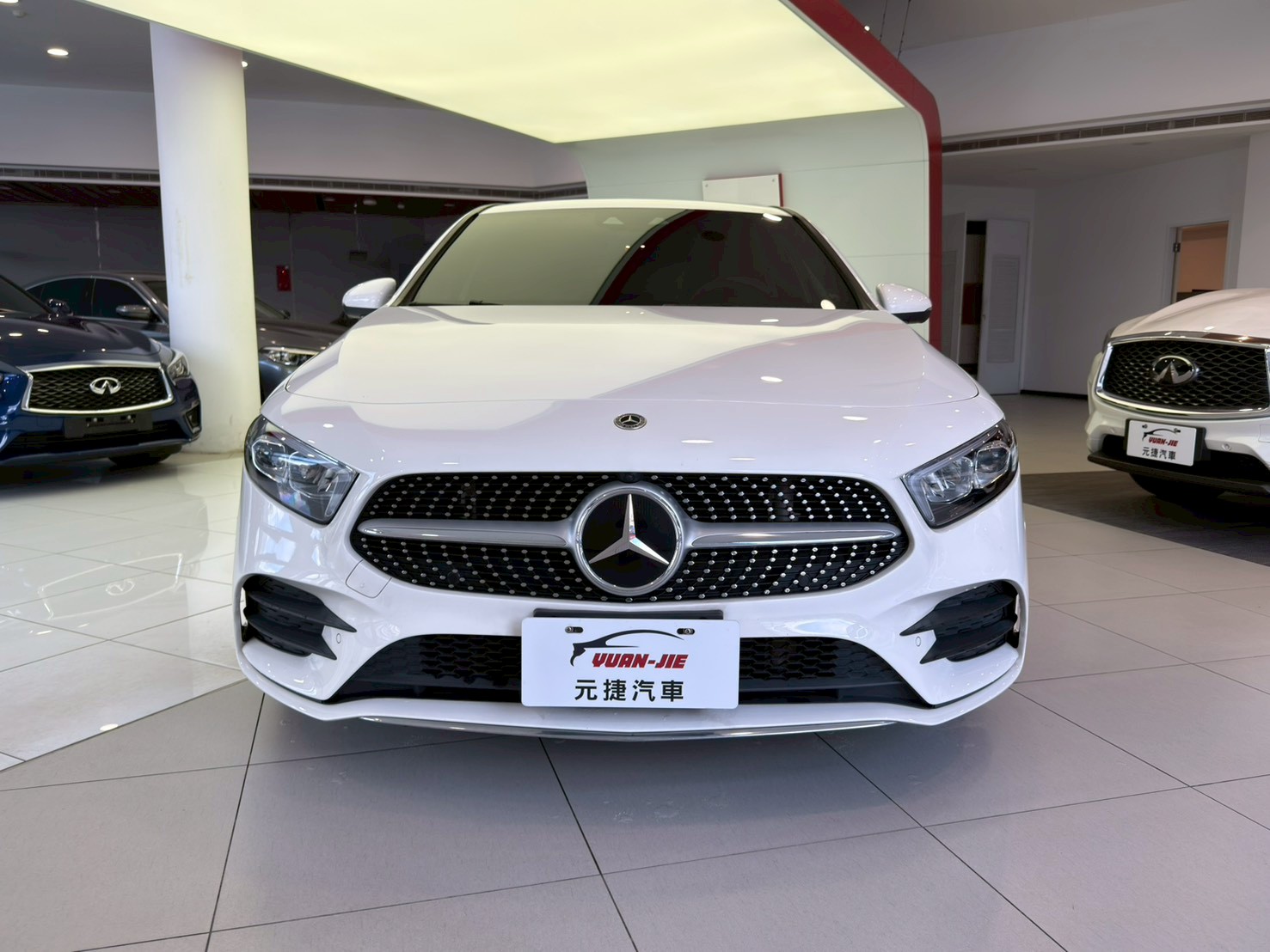 元捷汽車 Facebook ad: 入庫新車