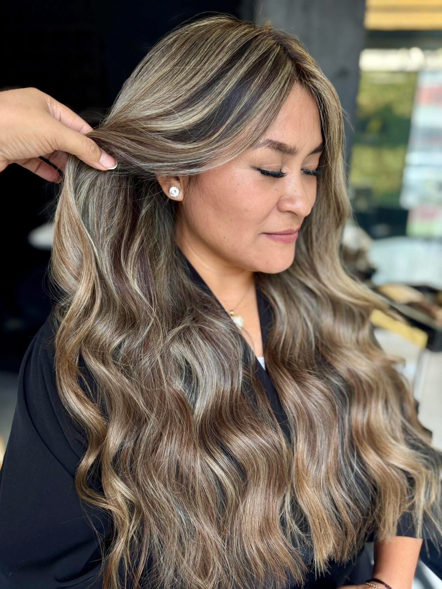 Jessica Sandria Beauty Salon Facebook ad: ¡PORQUE AMAMOS COLOR!