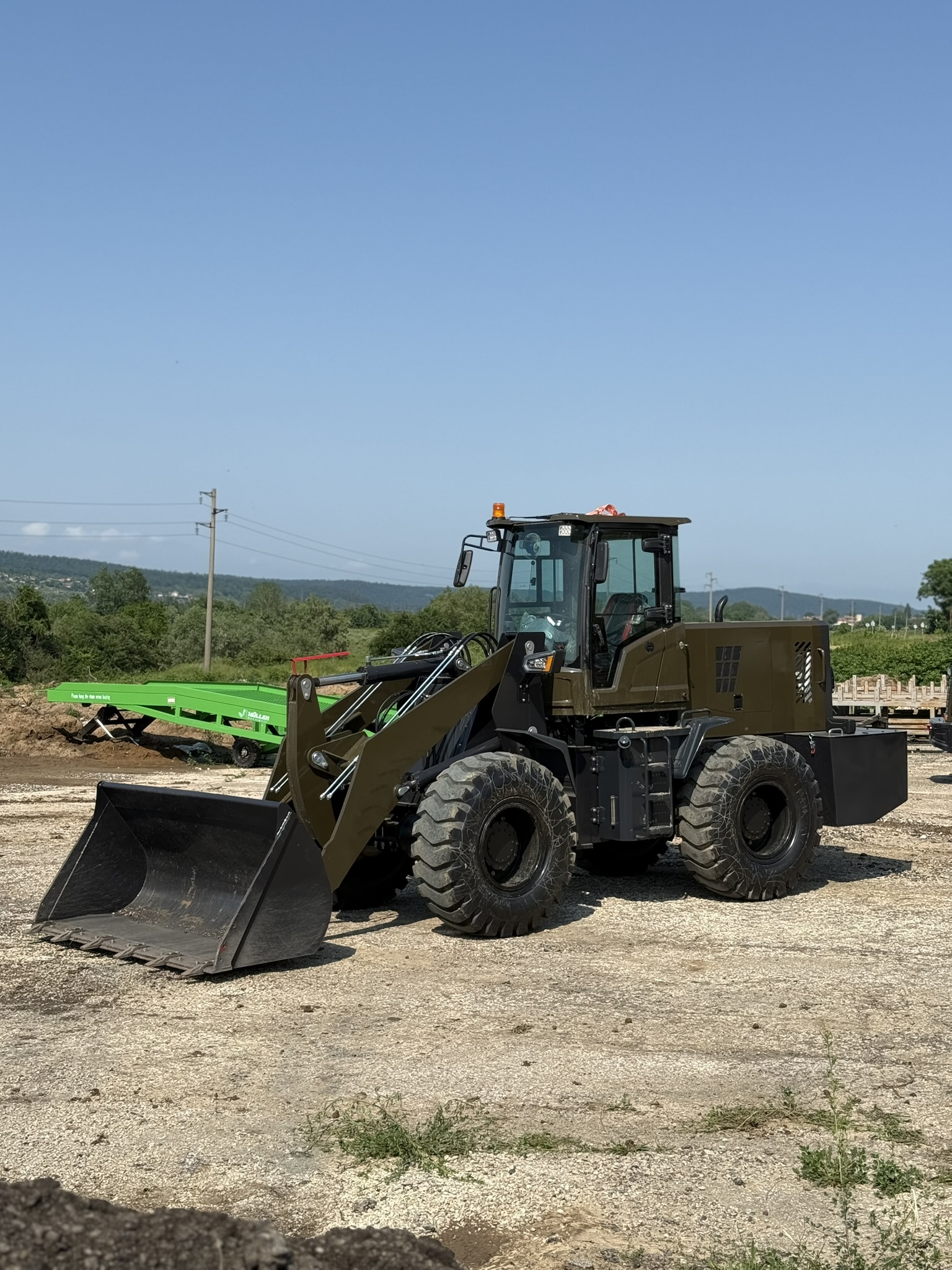 Muller Machinery Romania Facebook ad: 21.900€ + TVA Încărcător Frontal 7.5T