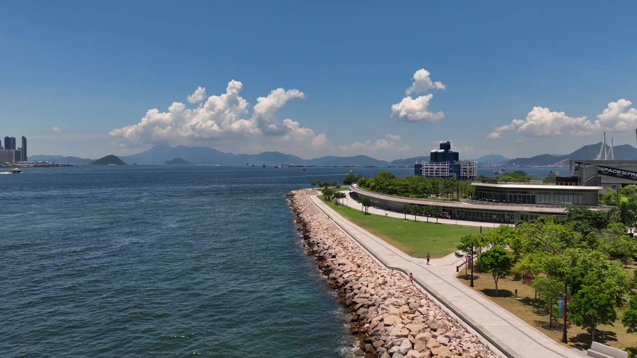 Discover Hong Kong Facebook ad: Arts, Food, and Culture Come Together in Hong Kong