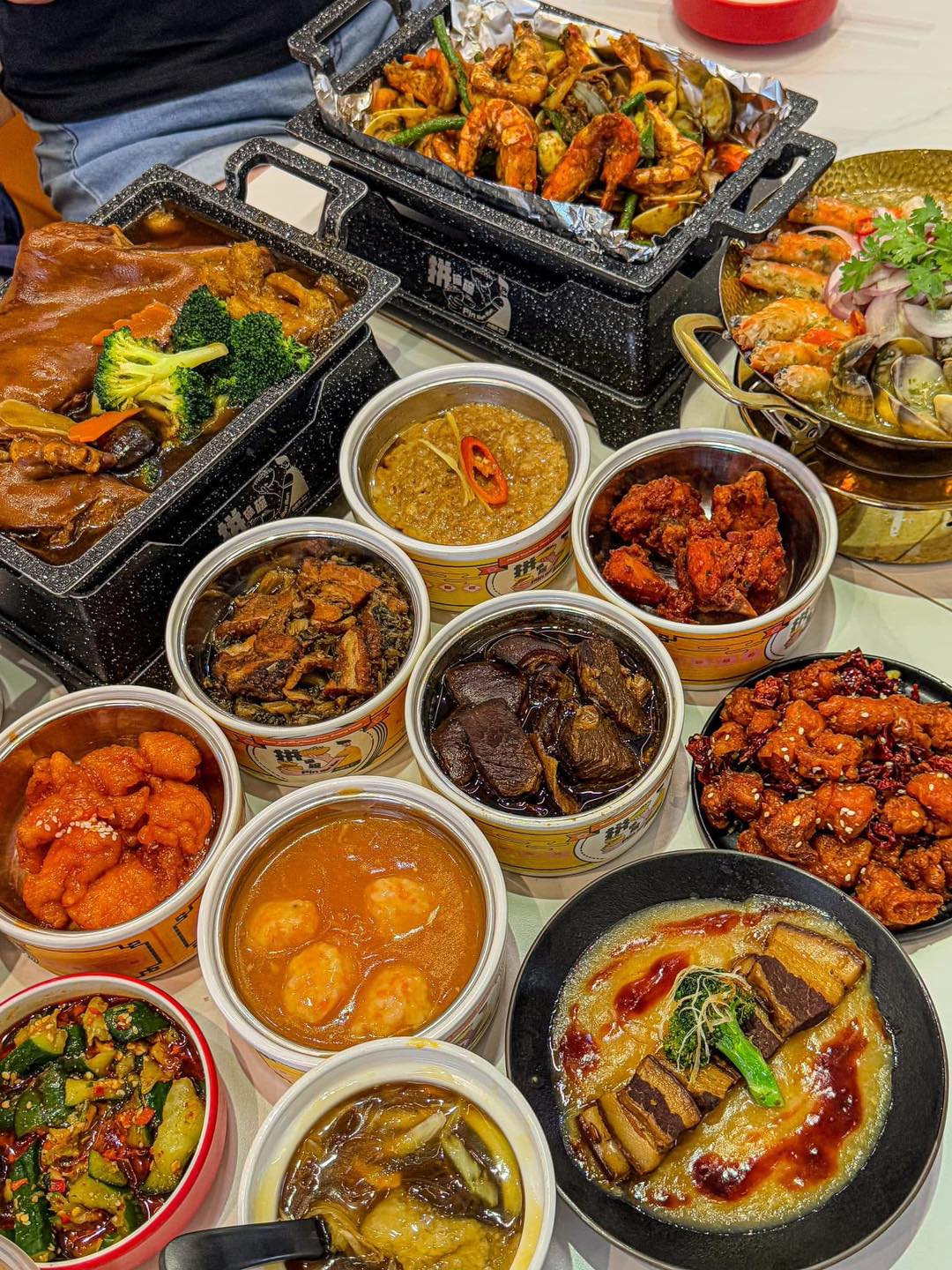 拼碗碗 Pin Wan Wan • 中式快餐 • 小碗菜 • Mini Bowl Facebook ad: 新山 Austin 的南阳街拼碗碗中式小碗菜,原来不止有日常从RM2起的小菜,还有好多现点现煮的单点好菜!聚餐直接来这…