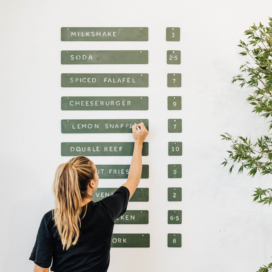 George and Willy Facebook ad: Minimal displays that elevate your entire countertop.