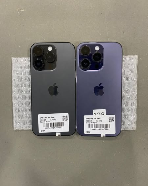 Silver Comfort Resources Facebook ad: Refurbished Smartphones - Read More