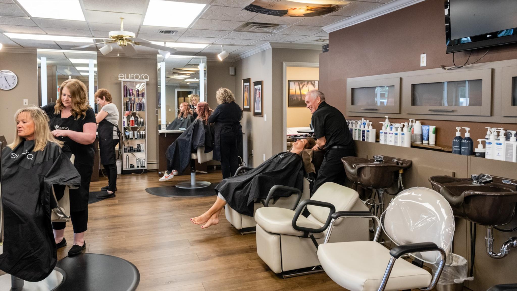 DuWaynes Salon Facebook ad: Madison's Favorite Full-Service Salon