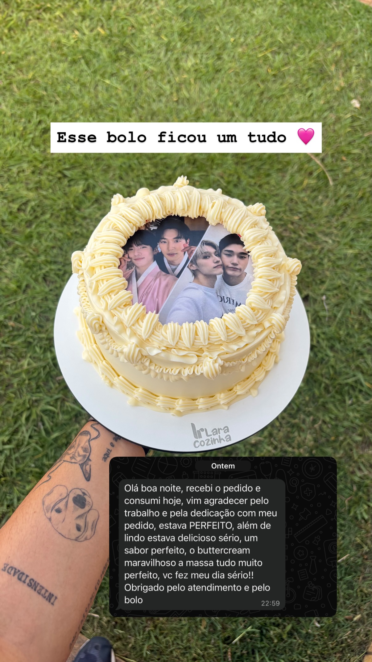 Lara's Doces Facebook ad: Esse bolo ficou um tudo