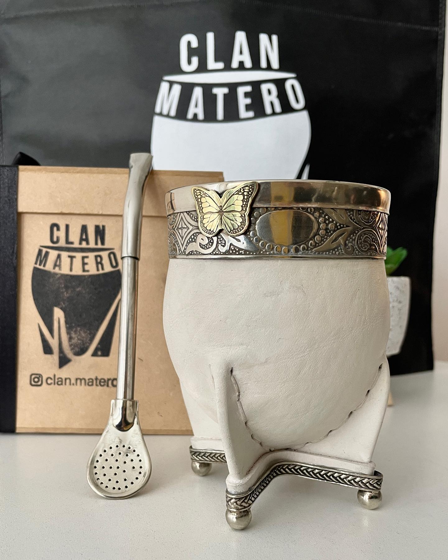 Clan Matero Facebook ad: La elegancia hecha mate