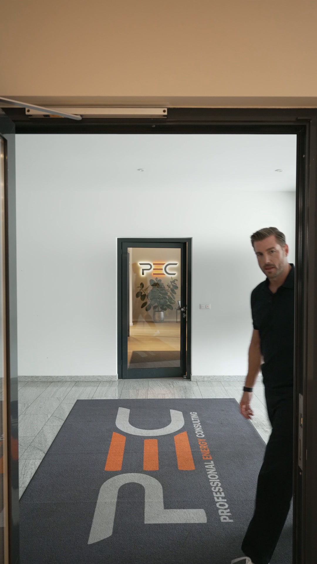 PEC - Professional Energy Consulting Facebook ad: Jetzt in unter 2 Minuten bewerben