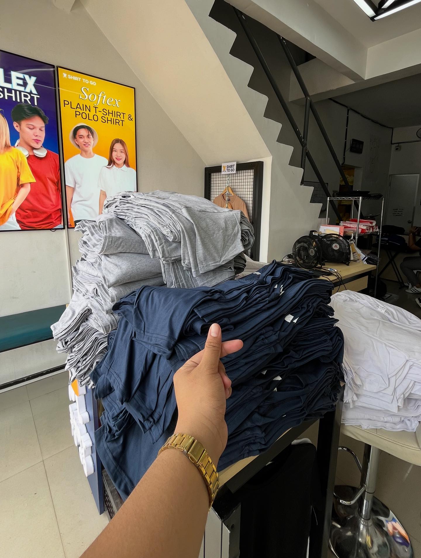 Shirt To Go Facebook ad: 435 pcs plain shirts SOLD agad ang sumalubong…