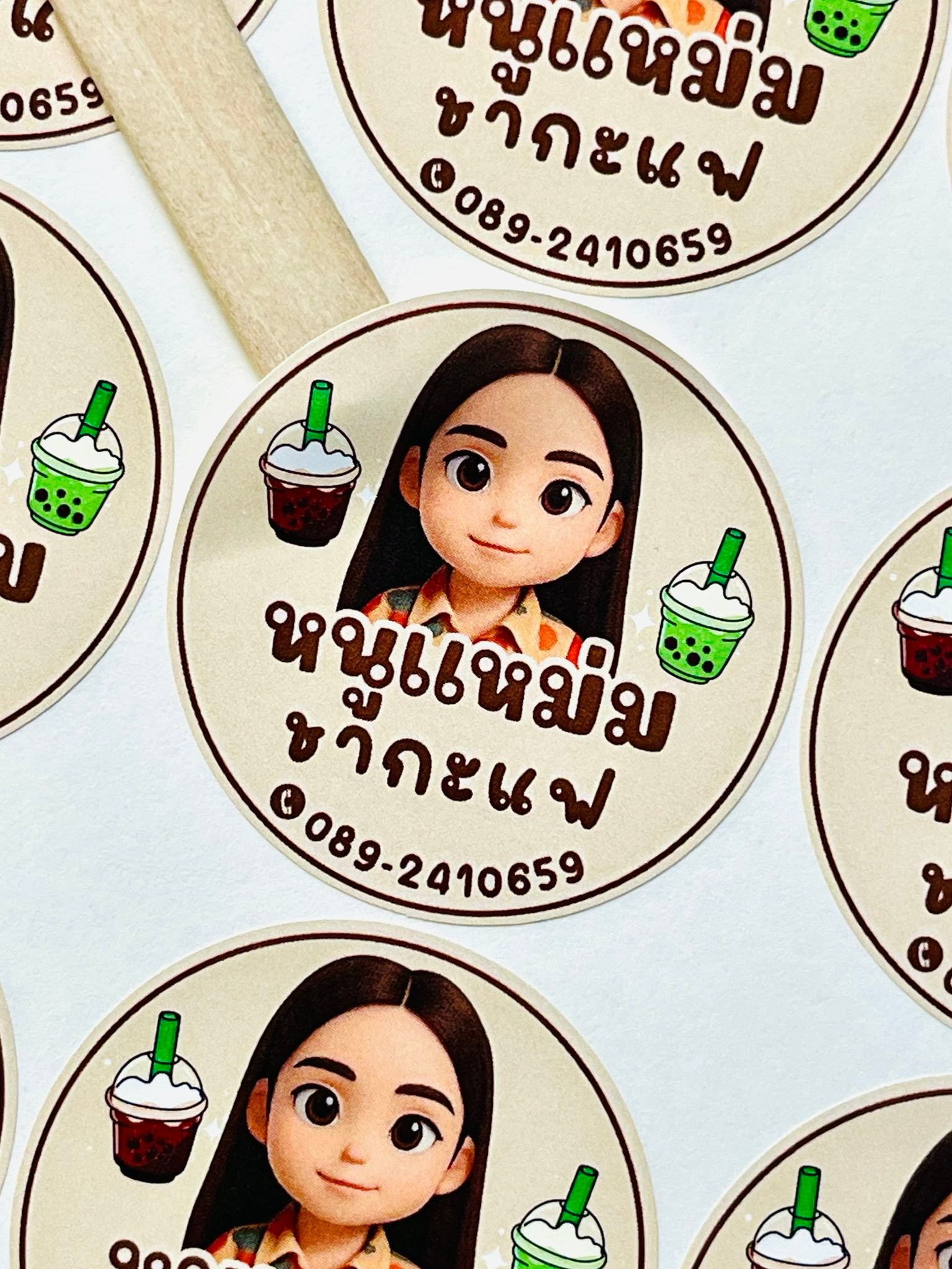 St Print สติ๊กเกอร์ ฉลากสินค้า เกรดA กันน้ำ ราคาถูกที่สุด Facebook ad: **พร้อมส่ง! งานพิมพ์คม สีสด!