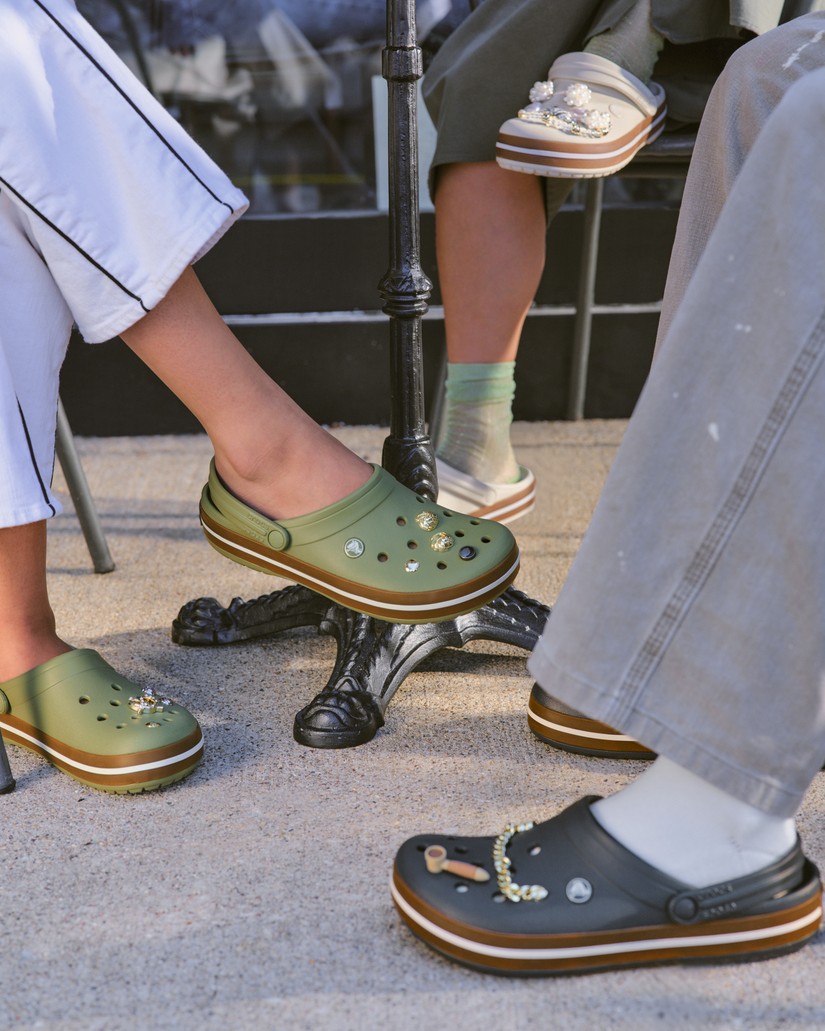 Crocs Cambodia Facebook ad: New look, new vibe, same comfort.