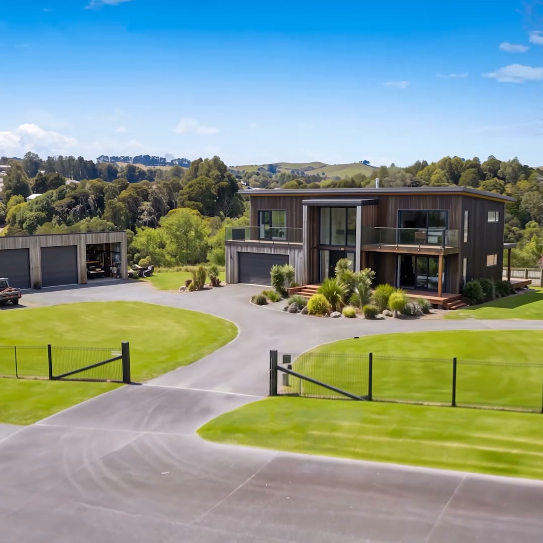 Dianna Coman Warkworth Property Facebook ad: Think bigger
