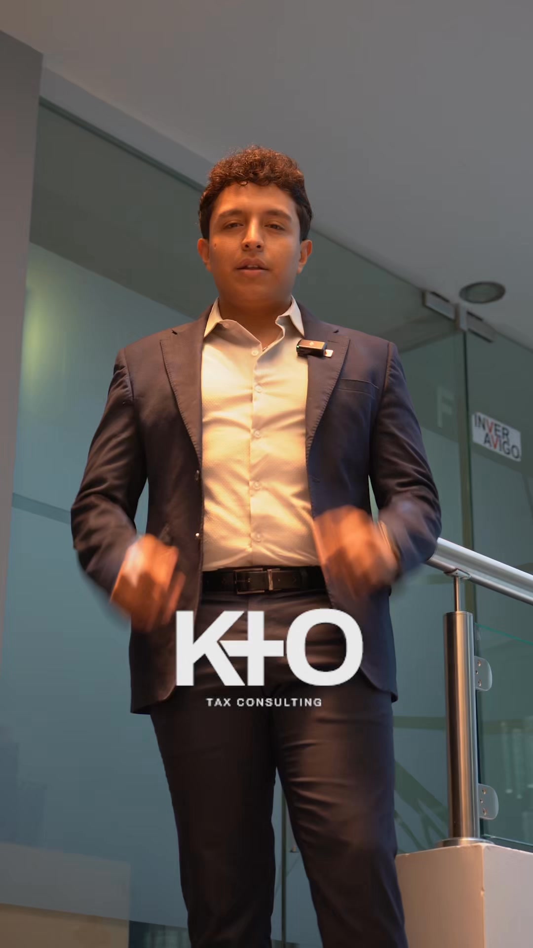 KTO Tax Consulting Facebook ad: Solicita asesoría sin costo