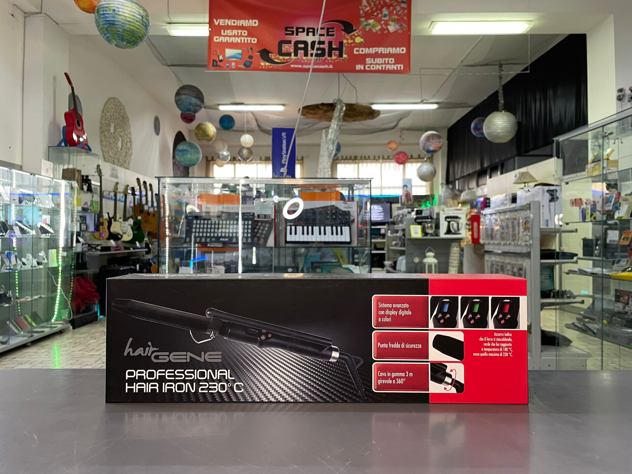 SPACE CASH Varese Facebook ad: PERCHE' PAGARE DI PIU'?