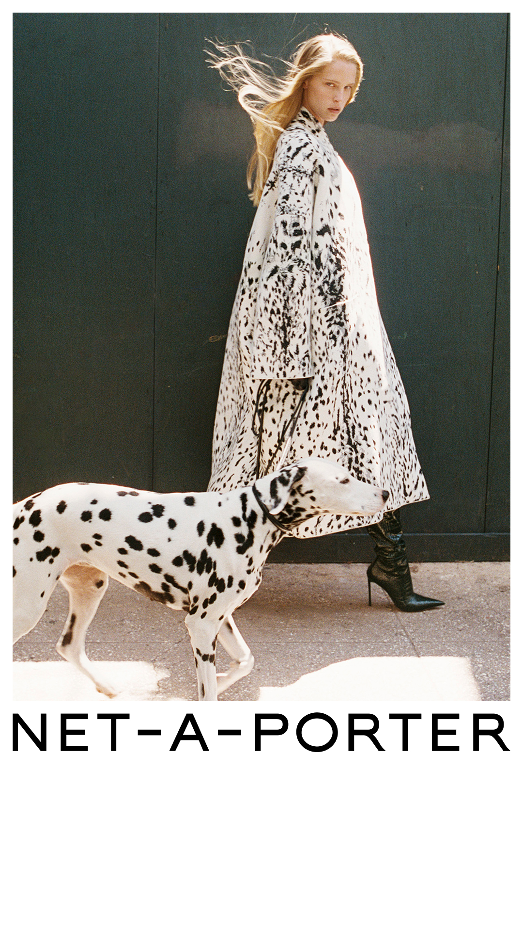 NET-A-PORTER Facebook ad: New season loading
