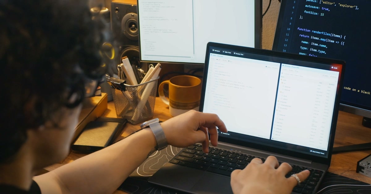 Holberton Coding School Facebook ad: Nuevo curso disponible