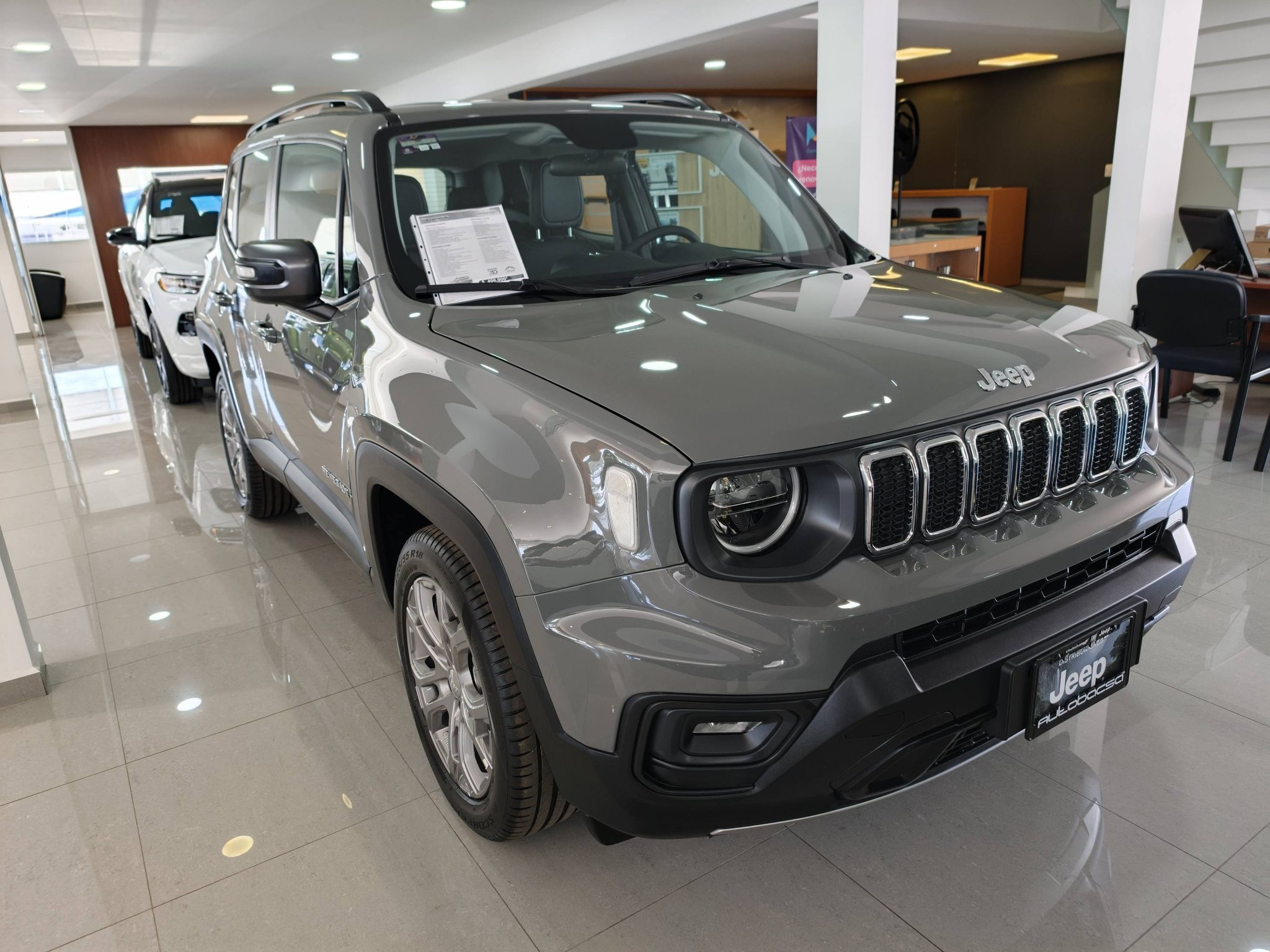 Autobacsa Campestre y Fiat Leon Facebook ad: Este mes se llegó la hora de estrenar…