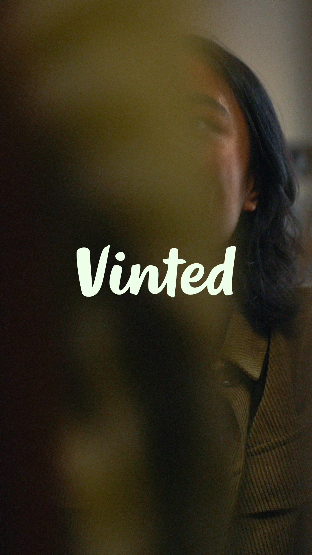 Vinted Facebook ad: Clear your space, earn extra cash