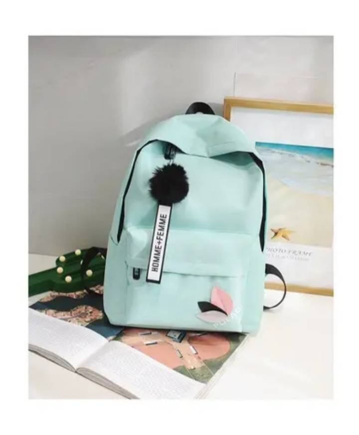 Vinora Facebook ad: SALE SALE SALE