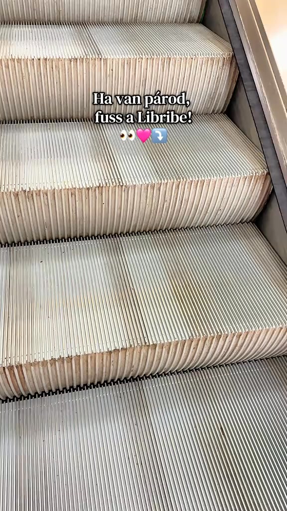 100Moments Facebook ad: Már a Líra és Libri üzletekben is!
