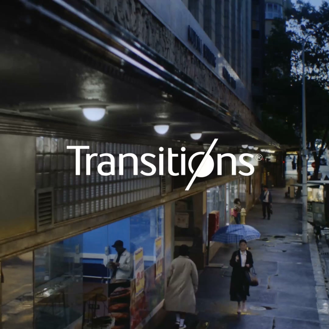 Transitions Lenses Facebook ad: Muévete libre con Transitions