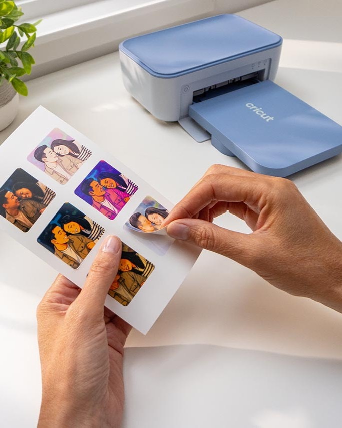 Cultura Facebook ad: La famille @cricut_fr s'agrandit!