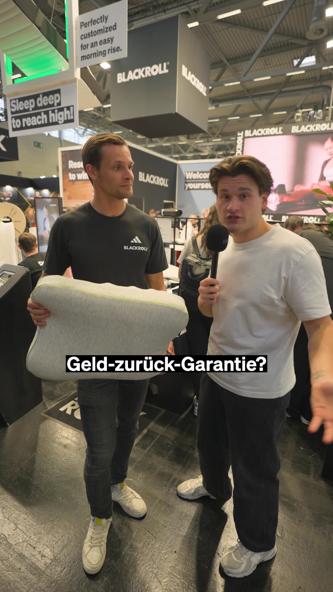 Blackroll Facebook ad: Deine Kissenhöhe. Dein erholsamer Schlaf.