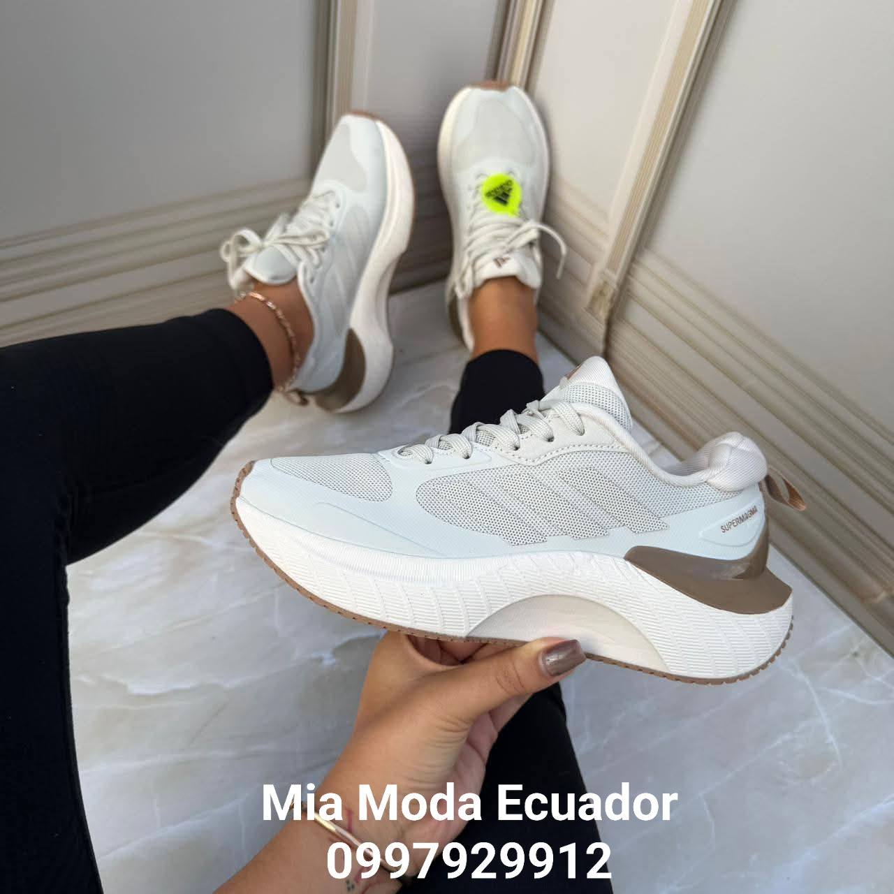 Mia Moda Ecuador Facebook ad: EXCLUSIVOS DISEÑOS, PAGO AL RECIBIR