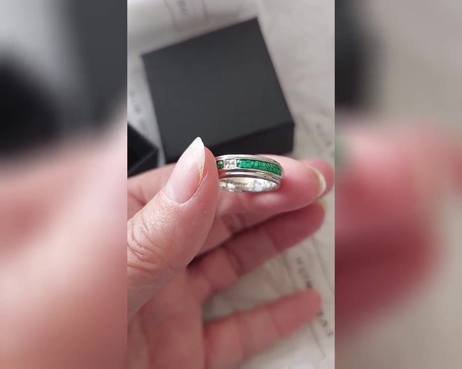 EverWith Memorial Jewellery Facebook ad: 20,000 5 reviews