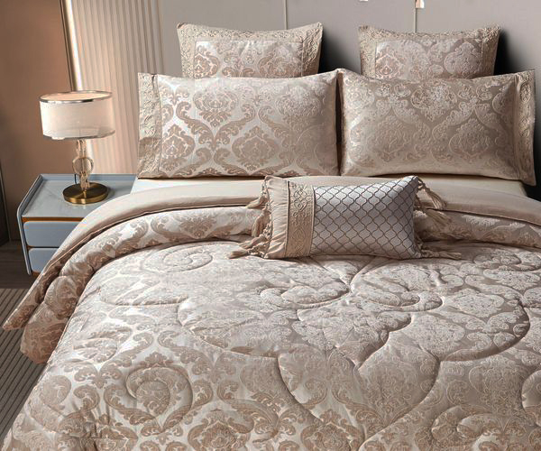 Viral Content Facebook ad: Unsold Luxury Bedding Explained