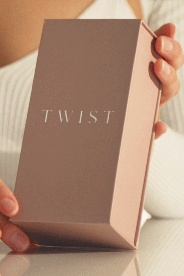 Twist Perfumes Facebook ad: Unbox the compliment one.
