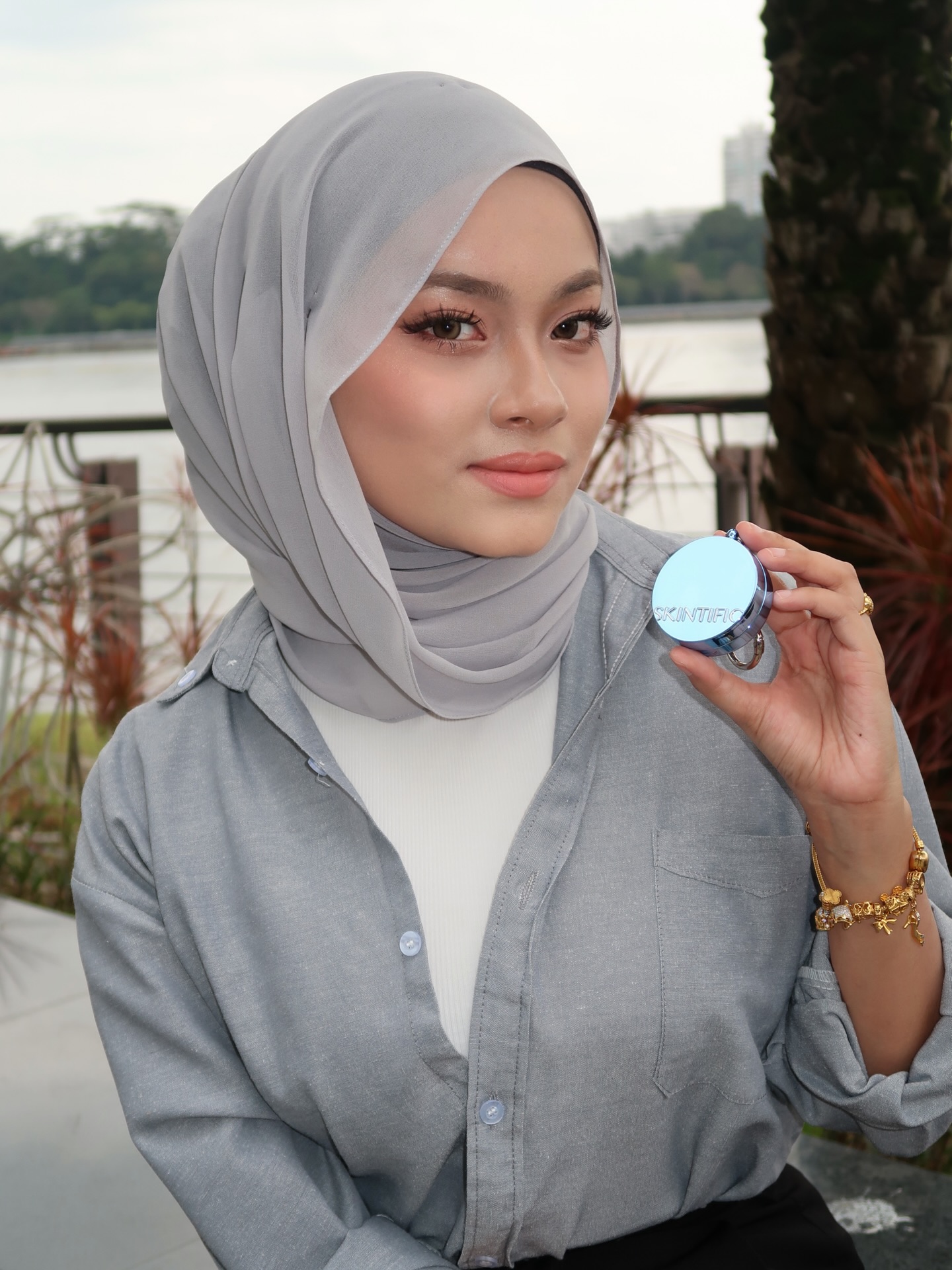 Dania Qistina Facebook ad