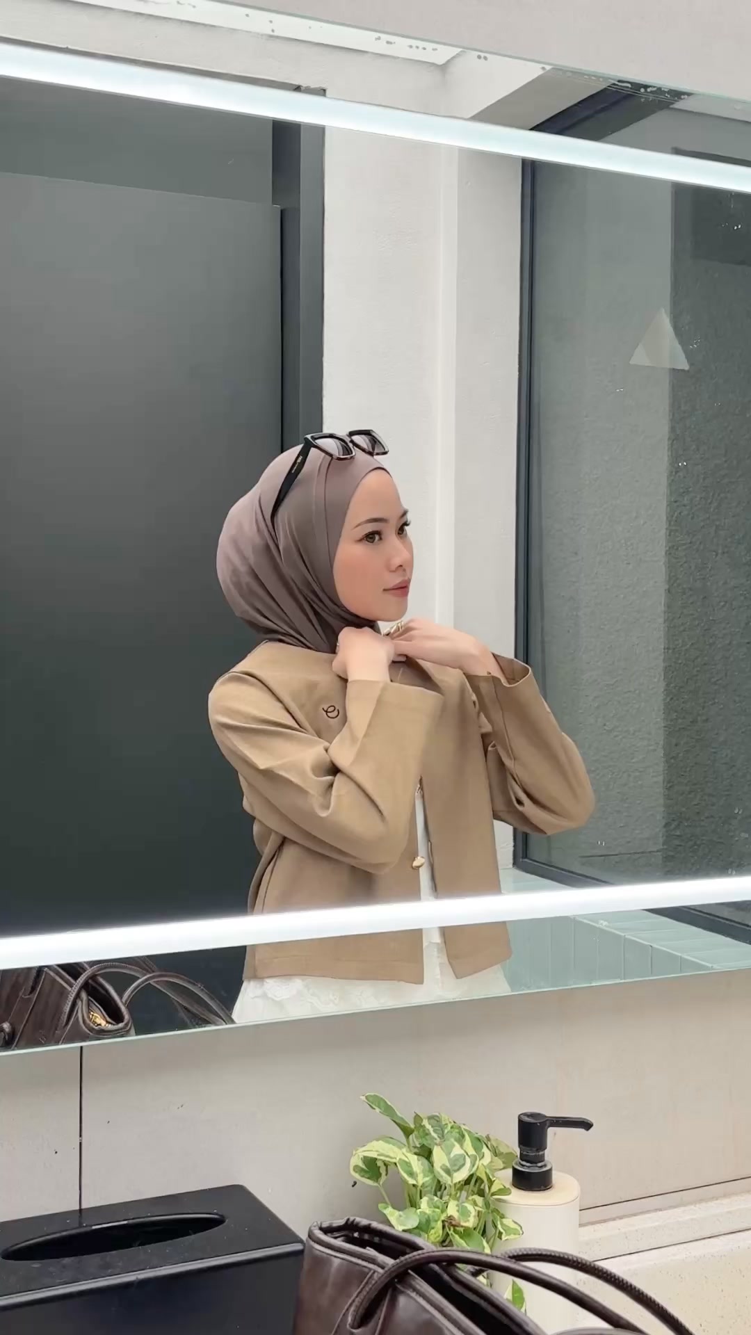 Kalisha Hijab Facebook ad: Bergo Vanya | Sale up to 70%