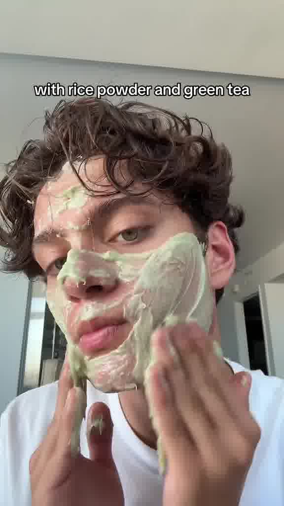 Arencia Global Facebook ad: Amazon No.1 Cleanser