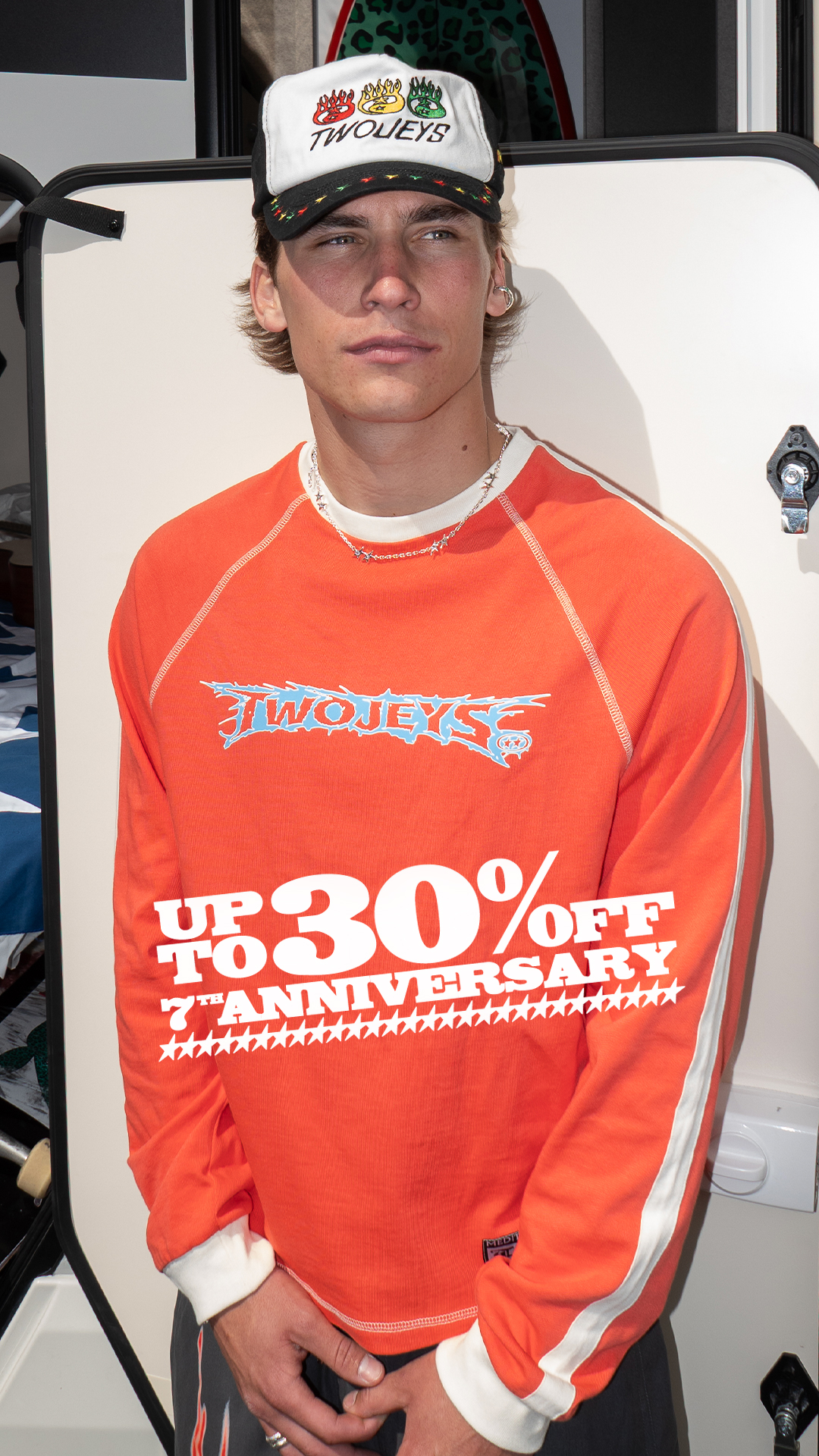 twojeys Facebook ad