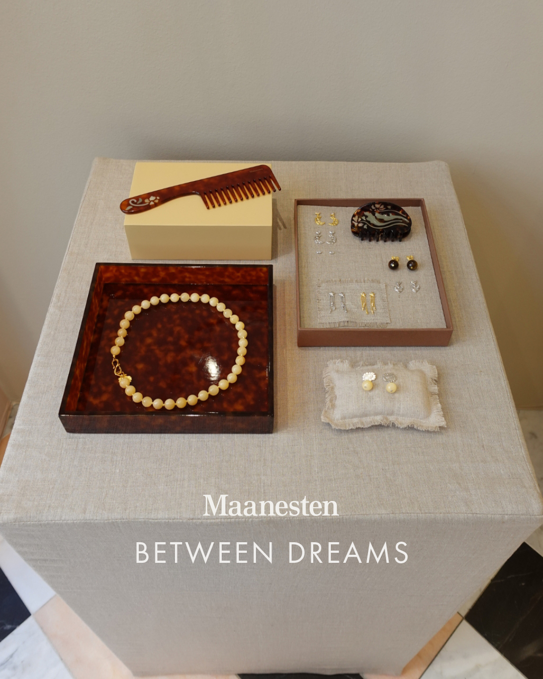 Maanesten Facebook ad: Nye accessories til AW