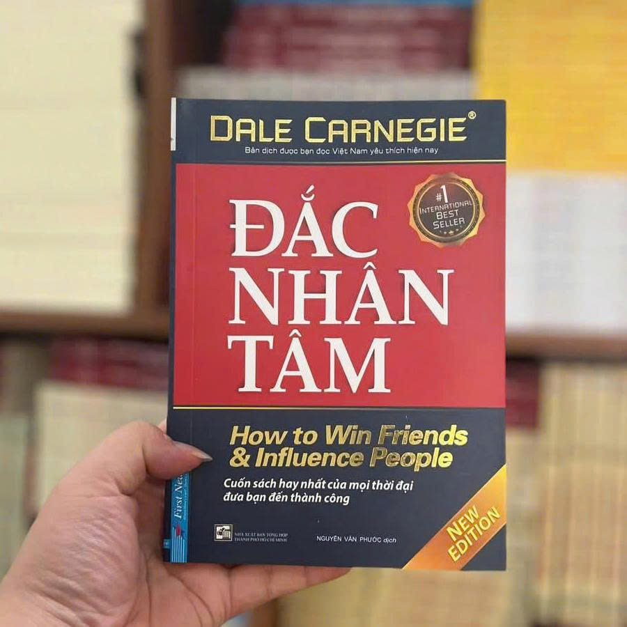 Nhà Sách Minh Trí Facebook ad