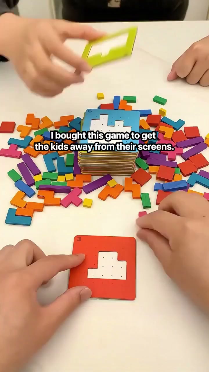 Tiny Dreams UK Facebook ad: #1 Family Puzzle Game