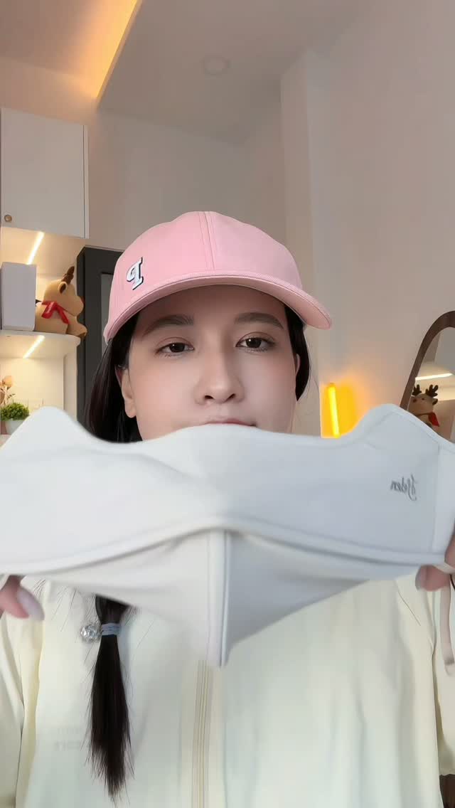 Dinda menel Facebook ad: https://s.shopee.co.id/3g2kBfxBY8