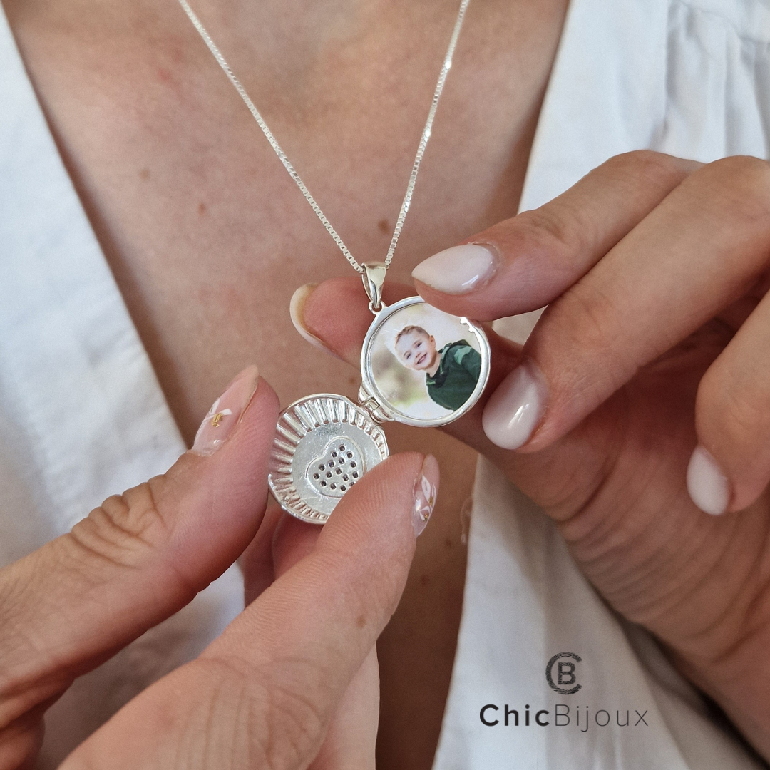 Chic Bijoux Facebook ad