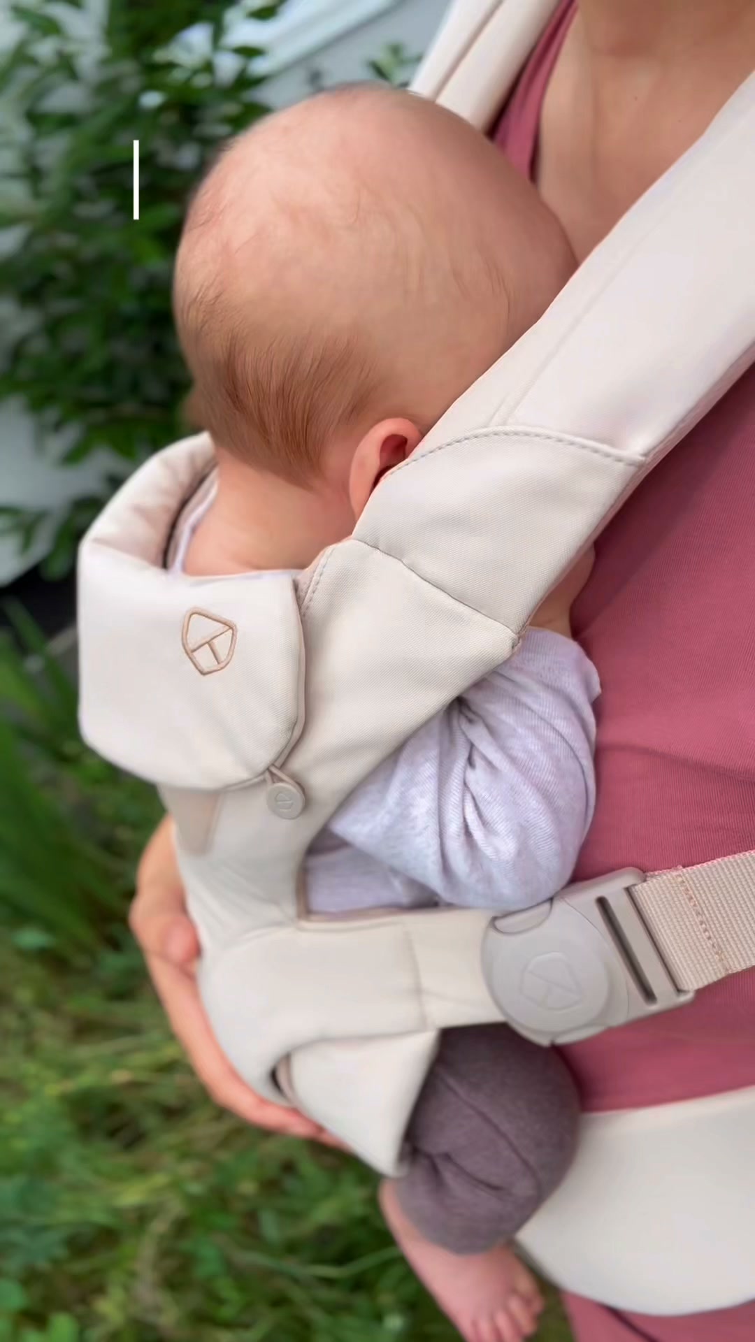 Koala Babycare Facebook ad: The ergonomic baby carrier for both parent and baby