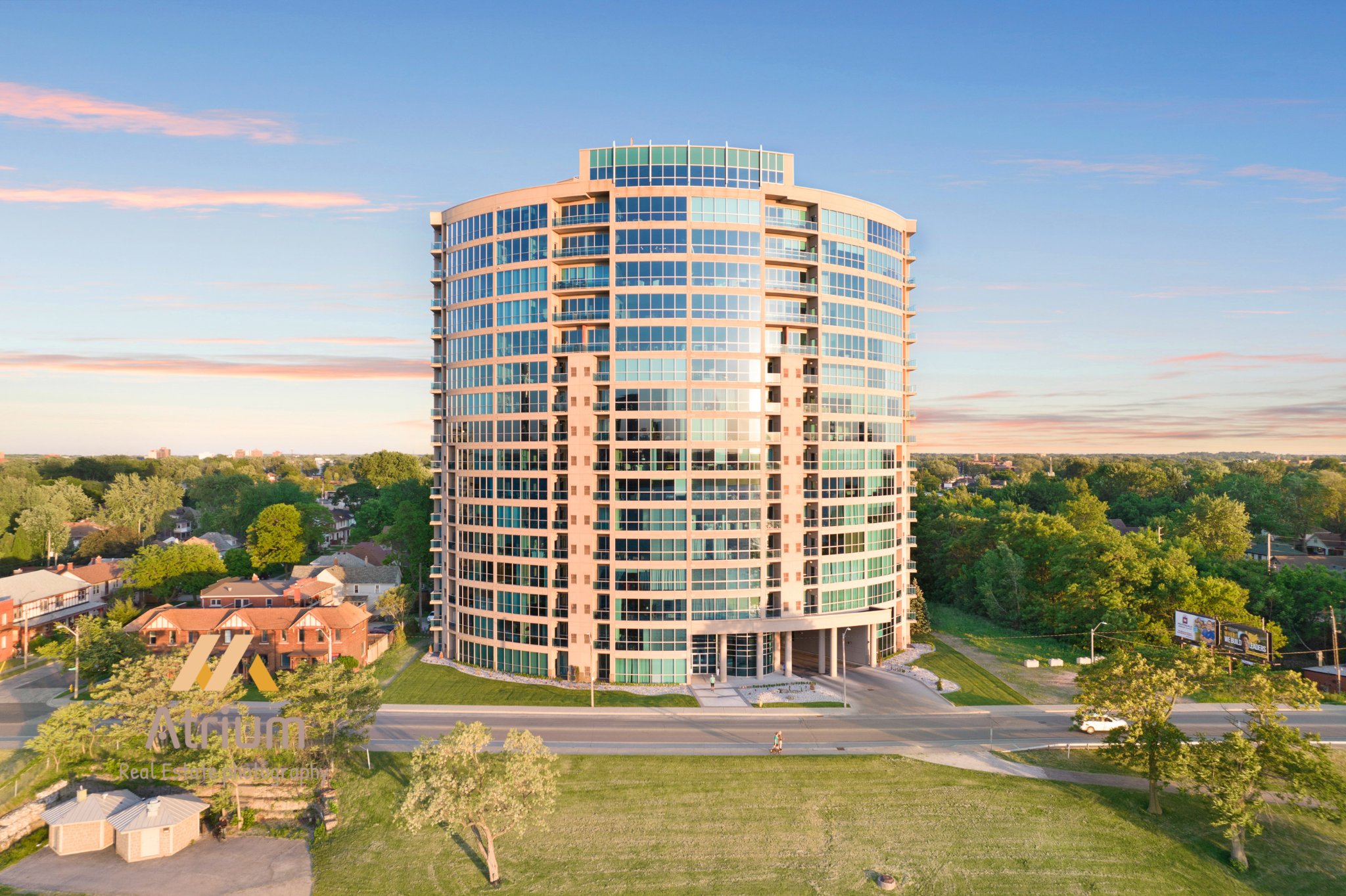 Julia McClelland Facebook ad: 2 Beds 2 Baths Apartment
