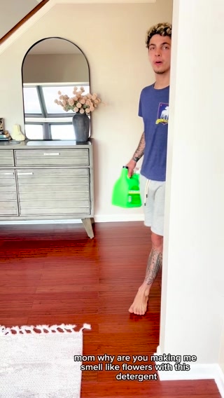 Clean Guy Facebook ad: Laundry detergent for Men